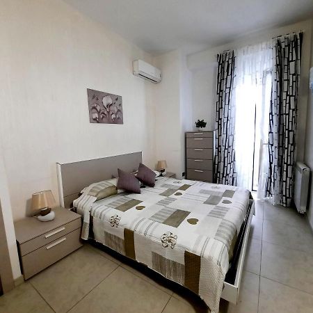 Campi Elisi Bed & Breakfast Syracuse Bagian luar foto